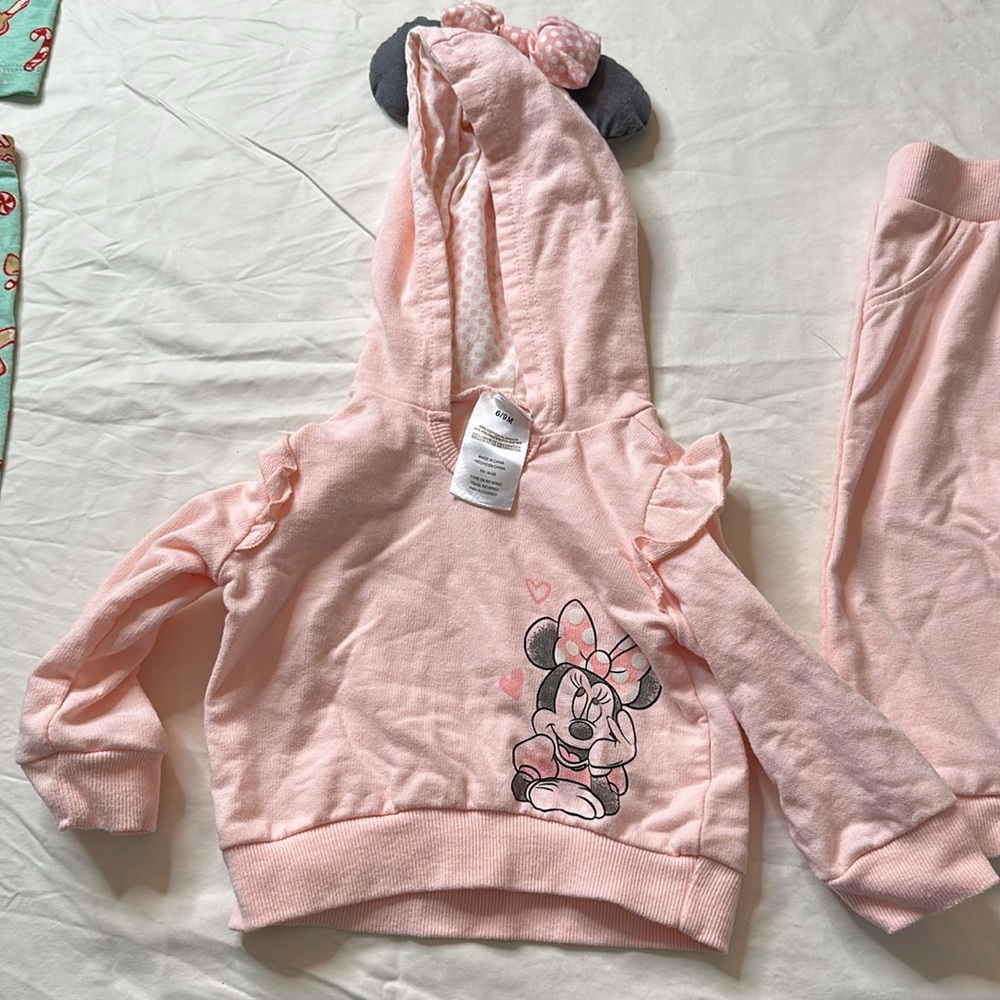 Disney Baby size 6-9 months bundle. GREAT CONDITION. Includes 2 pajama sets, - Picture 4 of 12
